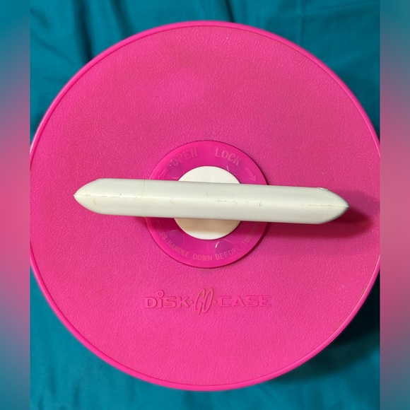 Vintage Disk•Go•Case 45 RPM Vinyl Record Case - Picture 8 of 11